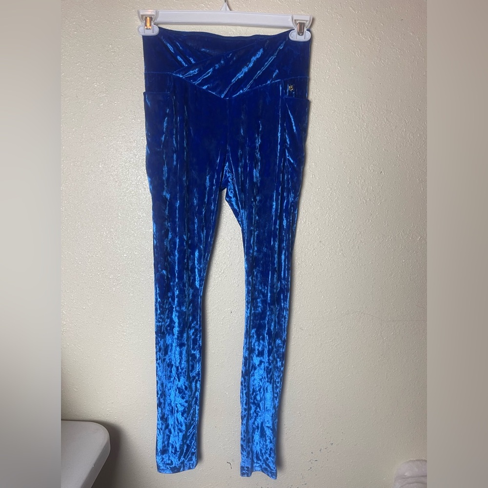 Fabletics Blue Velvet Women's Leggings and sports bra - Picture 10 of 16